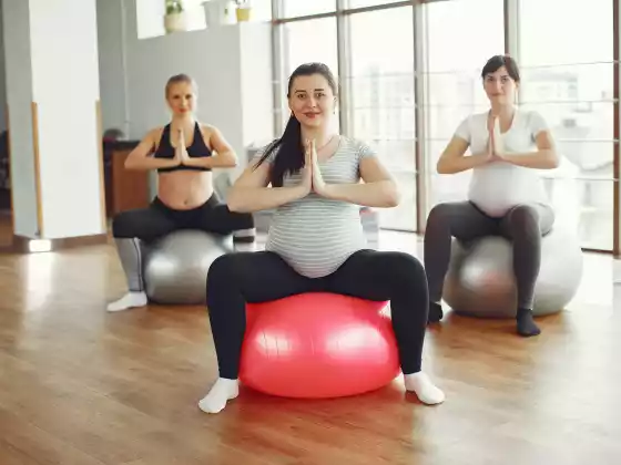 Yoga prénatal pour l'accouchement