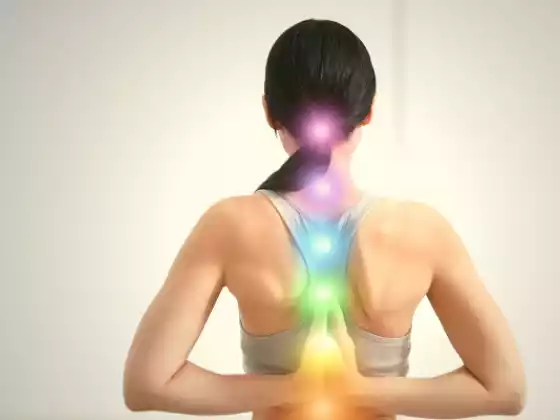 治愈您的脉轮系列第 3 级太阳神经丛和心脏