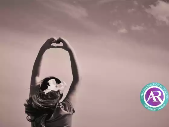 Con đường đến với tình yêu bản thân thông qua Hồ sơ Akashic