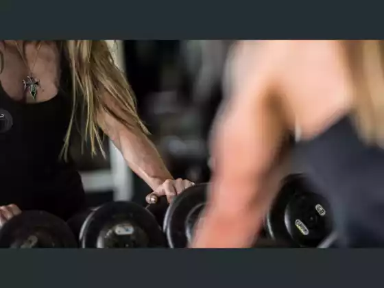 女性の筋肉成長に最も安全な化合物と用量