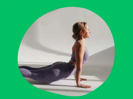Güçlendirilmiş Vinyasa: Orta Seviye Yoga Akışı