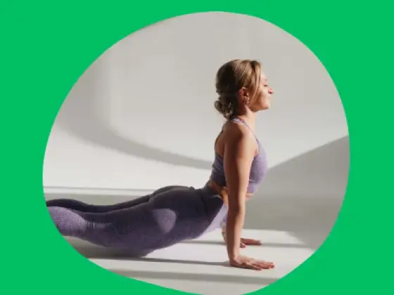 Vinyasa yang Diberdayakan: Aliran Yoga Menengah